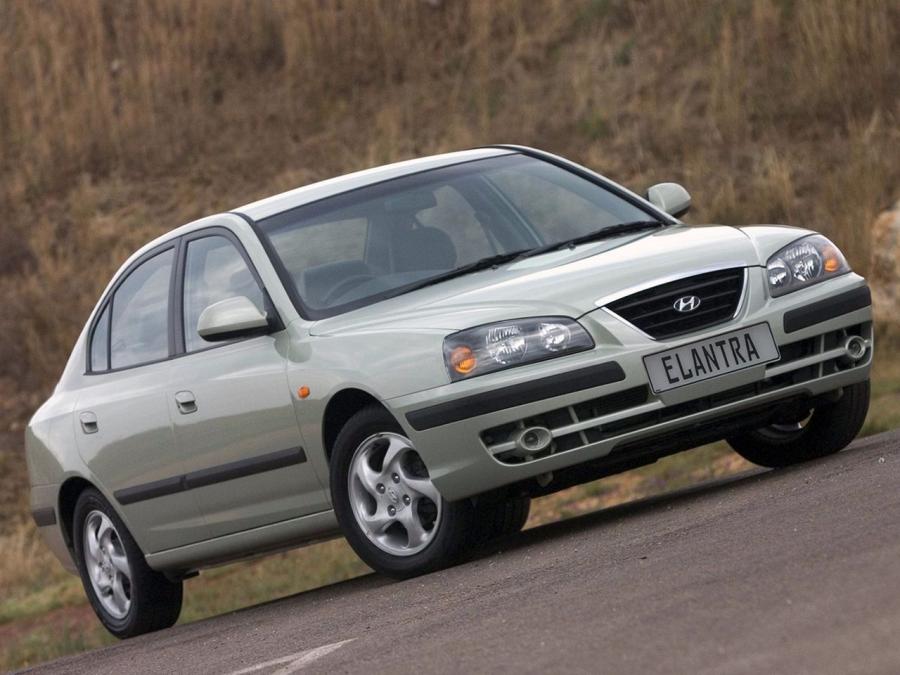  Hyundai Elantra Sedan 2004 года  (ZA) (фото 4 из 9)
